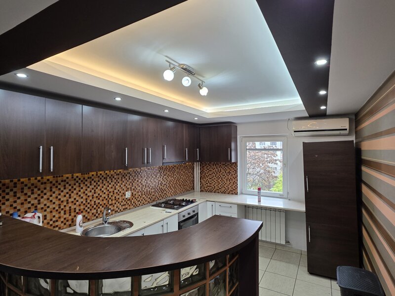 Aviatiei, 3 camere, renovat recent, semimobilat, 5 minute metrou.