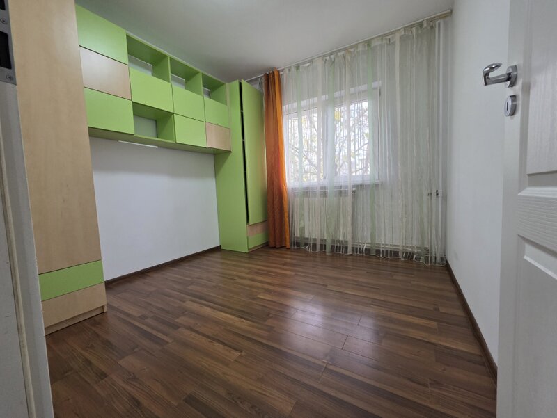 Aviatiei, 3 camere, renovat recent, semimobilat, 5 minute metrou.